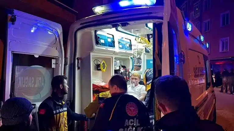Edirne'de Apartman Yangını: Genç Kurtarıldı!