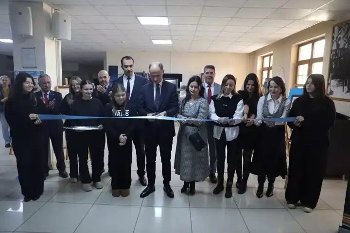 Öğretmen Eserleri Sergisi Şehirde Açıldı
