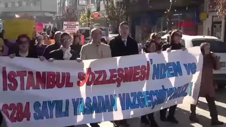 25 Kasım'da Kadınlar Şiddete Karşı Yürüdü